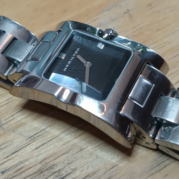 X Hamilton Ladies Quartz watch Textured black dial Curved Cut Crystal Silver . - Picture 4 of 13